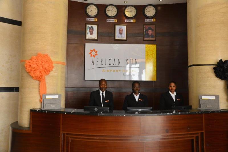 Golden Tulip Essential Lagos Airport Hotel ภายนอก รูปภาพ